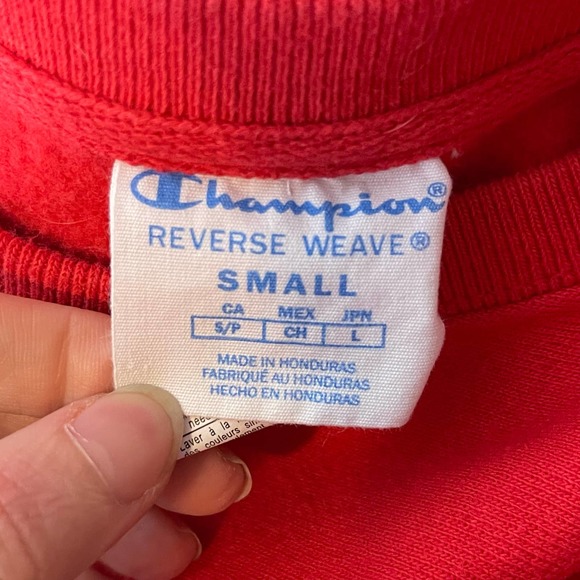 Champion Red Crewneck Reverse Weave Sweatshirt Pullover Size Small - Picture 8 of 8